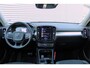 Volvo XC40 T5 Twin Engine Momentum Pro | Adaptieve Cruise Control | Pilot Assist | BLIS | Keyless | Elektrische Achterklep | 19 Inch Lichtmetalen Velgen | Achteruitrijcamera | Parkeersensoren Voor & Achter | Full-Led Koplampen Met Bochtverlichting | Mistlampen | Getint Glas | Voorruitverwarming | Volvo On Call