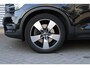 Volvo XC40 T5 Twin Engine Momentum Pro | Adaptieve Cruise Control | Pilot Assist | BLIS | Keyless | Elektrische Achterklep | 19 Inch Lichtmetalen Velgen | Achteruitrijcamera | Parkeersensoren Voor & Achter | Full-Led Koplampen Met Bochtverlichting | Mistlampen | Getint Glas | Voorruitverwarming | Volvo On Call