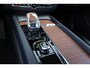 Volvo XC60 T8 Recharge AWD Plus Bright - LONG RANGE - Luchtvering - Panorama/schuifdak - IntelliSafe Assist & Surround - 360º Camera - Harman/Kardon audio - Adaptieve LED koplampen - Verwarmde voorstoelen, stuur & achterbank - Parkeersensoren voor & achter - Elektr. bedienb. voorstoelen met geheugen - Draadloze tel. lader - Extra getint glas - 21' LMV
