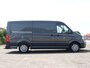 Volkswagen Crafter 2.0 TDI 140PK L3H2 Trendline | Airco | Cruise  | Camera | Navi via app connect |Sidebars | Betimmering | Trekhaak |