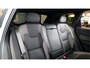 Volvo XC60 2.0 T6 AWD 293kW/399pk Aut8 Plug-in Hybrid Long Range R-Design LUCHTVERING + PANORAMADAK + HARMAN/KARDON + ADAPT.CRUISE + PILOT ASSIST + STOELVERWARMING V&A + 360 CAMERA + LANE ASSIST + BLIS + GOOGLE NAVI + PD-GLASS + PARKSENSOREN V&A + 22" LM-VELGEN!!