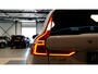 Volvo XC60 2.0 T6 AWD 293kW/399pk Aut8 Plug-in Hybrid Long Range R-Design LUCHTVERING + PANORAMADAK + HARMAN/KARDON + ADAPT.CRUISE + PILOT ASSIST + STOELVERWARMING V&A + 360 CAMERA + LANE ASSIST + BLIS + GOOGLE NAVI + PD-GLASS + PARKSENSOREN V&A + 22" LM-VELGEN!!