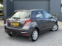 Toyota Yaris 1.3 VVT-i Dynamic 1e Eigenaar,Airco,Trekhaak,6-Bak,Lm Velgen,Weinig Km,100pk,Elekt.Ramen,Nieuwe APK bij Aflevering