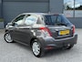 Toyota Yaris 1.3 VVT-i Dynamic 1e Eigenaar,Airco,Trekhaak,6-Bak,Lm Velgen,Weinig Km,100pk,Elekt.Ramen,Nieuwe APK bij Aflevering