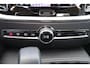 Volvo S60 Recharge T8 AWD Ultimate Dark - LONG RANGE - Panorama/schuifdak - IntelliSafe Assist & Surround - 360º Camera - Harman/Kardon audio - Adaptieve LED koplampen - Verwarmde voorstoelen, stuur & achterbank - Parkeersensoren voor & achter - Elektr. bedienb. voorstoelen met geheugen - Head up display - 19' LMV
