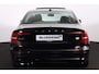 Volvo S60 Recharge T8 AWD Ultimate Dark - LONG RANGE - Panorama/schuifdak - IntelliSafe Assist & Surround - 360º Camera - Harman/Kardon audio - Adaptieve LED koplampen - Verwarmde voorstoelen, stuur & achterbank - Parkeersensoren voor & achter - Elektr. bedienb. voorstoelen met geheugen - Head up display - 19' LMV