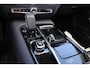 Volvo S60 Recharge T8 AWD Ultimate Dark - LONG RANGE - Panorama/schuifdak - IntelliSafe Assist & Surround - 360º Camera - Harman/Kardon audio - Adaptieve LED koplampen - Verwarmde voorstoelen, stuur & achterbank - Parkeersensoren voor & achter - Elektr. bedienb. voorstoelen met geheugen - Head up display - 19' LMV
