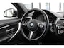 BMW 3-Serie Touring 318i M SPORT FACELIFT PANO LEDER CAMERA