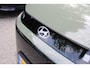 Hyundai Inster E-MOTION | NL-AUTO! | ADAPTICE CRUISE | KEYLESS ENTRY+GO | CAMERA | NAVI | CLIMA | TOMBOY KHAKI | PERFECTE STAAT!