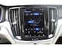 Volvo V60 B3 Essential Edition | Trekhaak | Stoelverwarming | Pilot Assist