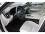 Volvo V60 B3 Essential Edition | Trekhaak | Stoelverwarming | Pilot Assist