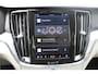 Volvo V60 B3 Essential Edition | Trekhaak | Stoelverwarming | Pilot Assist