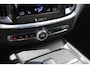 Volvo V60 B3 Automaat Momentum Advantage | Adaptieve Cruise Control| Blind Spot| Parkeer Camera| Park Assist voor en Achter |Verwarmbare Voorstoelen en Stuurwiel.