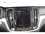 Volvo V60 B3 Automaat Momentum Advantage | Adaptieve Cruise Control| Blind Spot| Parkeer Camera| Park Assist voor en Achter |Verwarmbare Voorstoelen en Stuurwiel.