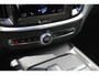 Volvo V60 B3 Automaat Momentum Advantage | Adaptieve Cruise Control| Blind Spot| Parkeer Camera| Park Assist voor en Achter |Verwarmbare Voorstoelen en Stuurwiel| Lederen bekleding.