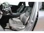Volvo V60 B3 Automaat Momentum Advantage | Adaptieve Cruise Control| Blind Spot| Parkeer Camera| Park Assist voor en Achter |Verwarmbare Voorstoelen en Stuurwiel.