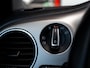 Volkswagen Beetle 1.2 TSI Exclusive Series Club | Navigatie | Stoelverwarming | Climate Control | Cruise Control | Bluetooth | Lederen stuurwiel | Privacy Glas | Parkeersensoren | Metallic Lak | Dimlichten Automatisch |