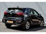 Kia e-Niro DynamicLine 64 kWh 3-Fase/ Camera/ Facelift/ Stoel-stuurverwarming/ Carplay/ Navigatie/ Half leer/ Dab/ Adapt. cruise