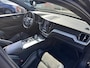 Volvo XC60 2.0 T8 Twin Engine AWD R-Design I Trekhaak I Panorama I Voorruit verw. I