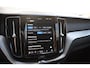 Volvo XC60 T6 350PK Automaat Plug-in Hybrid AWD Plus Dark / Navigatie / 360 Camera / Adaptieve Cruise Control / Stuur & Stoelverwarming / Elektr. Achterklep / Schuifdak / LM Velgen / Trekhaak