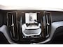 Volvo XC60 T6 350PK Automaat Plug-in Hybrid AWD Plus Dark / Navigatie / 360 Camera / Adaptieve Cruise Control / Stuur & Stoelverwarming / Elektr. Achterklep / Schuifdak / LM Velgen / Trekhaak