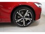 Volvo V60 T6 Plug-in hybrid AWD Ultra Dark 350pk | Premium Audio Harman/Kardon | Trekhaak | Panoramadak | Stoelverwarming V+A | Koplampreinigingsinstallatie | Apple Carplay | Lederen Dashboard |