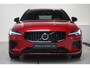 Volvo V60 T6 Plug-in hybrid AWD Ultra Dark 350pk | Premium Audio Harman/Kardon | Trekhaak | Panoramadak | Stoelverwarming V+A | Koplampreinigingsinstallatie | Apple Carplay | Lederen Dashboard |