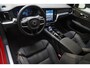 Volvo V60 T6 Plug-in hybrid AWD Ultra Dark 350pk | Premium Audio Harman/Kardon | Trekhaak | Panoramadak | Stoelverwarming V+A | Koplampreinigingsinstallatie | Apple Carplay | Lederen Dashboard |
