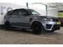 Land Rover Range Rover Sport 5.0 V8 Supercharged SVR | 551PK | Panorama dak | Meridian Audio| F1 flippers | Elektr. trekhaak | Alcantara hemel zwart | Schaalstoelen + verwarming en ventilatie | Standkachel | Stuurverwarming | Apple carplay |