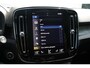 Volvo XC40 T4 Automaat Ultimate Bright | Panoramadak met schuif-/kantelfunctie | Premium audio by Harman Kardon | Verwarmbare voorstoelen en stuurwiel | Adaptive cruise control | Apple carplay/Android auto | Park Assist & Camera |