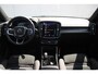 Volvo XC40 T4 Automaat Ultimate Bright | Panoramadak met schuif-/kantelfunctie | Premium audio by Harman Kardon | Verwarmbare voorstoelen en stuurwiel | Adaptive cruise control | Apple carplay/Android auto | Park Assist & Camera |