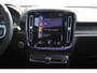 Volvo XC40 T4 Automaat Ultimate Bright | Panoramadak met schuif-/kantelfunctie | Premium audio by Harman Kardon | Verwarmbare voorstoelen en stuurwiel | Adaptive cruise control | Apple carplay/Android auto | Park Assist & Camera |
