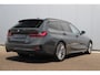 BMW 3-Serie Touring 330e Business Edition Plus 292PK Black Pack Individual Automaat Trekhaak Sportstoelen Leder 18 inch Laser LED Navigatie Carplay Clima Cruise Stoelverwarming SOH 92%