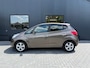Kia Venga 1.6 CVVT World Cup Edition / Auto / Navi / Camera / Parkeersens.