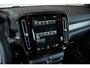Volvo XC40 T5 Recharge R-Design | Panoramadak | Premium audio by Harman Kardon | Verwarmbare voorstoelen en achterbank | Verwarmbaar stuurwiel | Elektrische bedienbare voorstoel | 360° Parkeercamera | Parkeersensoren voor + achter