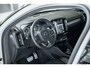 Volvo XC40 T5 Recharge R-Design | Panoramadak | Premium audio by Harman Kardon | Verwarmbare voorstoelen en achterbank | Verwarmbaar stuurwiel | Elektrische bedienbare voorstoel | 360° Parkeercamera | Parkeersensoren voor + achter
