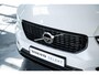 Volvo XC40 T5 Recharge R-Design | Panoramadak | Premium audio by Harman Kardon | Verwarmbare voorstoelen en achterbank | Verwarmbaar stuurwiel | Elektrische bedienbare voorstoel | 360° Parkeercamera | Parkeersensoren voor + achter