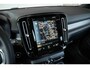 Volvo XC40 T5 Recharge R-Design | Panoramadak | Premium audio by Harman Kardon | Verwarmbare voorstoelen en achterbank | Verwarmbaar stuurwiel | Elektrische bedienbare voorstoel | 360° Parkeercamera | Parkeersensoren voor + achter