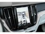 Volvo XC60 T6 Automaat Plug-in hybrid AWD Plus Dark | Premium audio by Harman Kardon | Elektrisch wegklapbare trekhaak | Panoramadak | Verwarmbare voorstoelen, achterbank en  stuurverwarming | 4-seizoenenbanden | Adaptive cruise control | 360° parkeercamera | Parkeersensoren voor + achter | Blond lederen bekleding