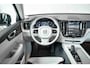 Volvo XC60 T6 Automaat Plug-in hybrid AWD Plus Dark | Elektrisch wegklapbare trekhaak | Panoramadak | Premium audio by Harman Kardon | Verwarmbare voorstoelen, achterbank en stuurverwarming | 4-seizoenenbanden | Adaptive cruise control | 360° parkeercamera |