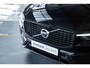 Volvo XC60 T6 Automaat Plug-in hybrid AWD Plus Dark | Elektrisch wegklapbare trekhaak | Panoramadak | Premium audio by Harman Kardon | Verwarmbare voorstoelen, achterbank en stuurverwarming | 4-seizoenenbanden | Adaptive cruise control | 360° parkeercamera |