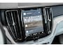 Volvo XC60 T6 Automaat Plug-in hybrid AWD Plus Dark | Elektrisch wegklapbare trekhaak | Panoramadak | Premium audio by Harman Kardon | Verwarmbare voorstoelen, achterbank en stuurverwarming | 4-seizoenenbanden | Adaptive cruise control | 360° parkeercamera |