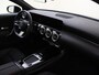 Mercedes-Benz A-klasse 180 AMG Line / Stoelverwarming / Achteruitrijcamera / Panorama-schuifdak / Night-Pakket /