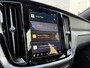 Volvo V60 2.0 T6 Plug-in hybrid AWD Plus Dark | Panoramadak | 360 Camera | Adaptieve Cruise Control met dode hoekdetectie | Verw. voorstoelen, achterbank en stuurwiel | Harman Kardon | Trekhaak