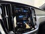 Volvo V60 2.0 T6 Plug-in hybrid AWD Plus Dark | Panoramadak | 360 Camera | Adaptieve Cruise Control met dode hoekdetectie | Verw. voorstoelen, achterbank en stuurwiel | Harman Kardon | Trekhaak