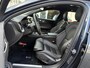 Volvo V60 2.0 T6 Plug-in hybrid AWD Plus Dark | Panoramadak | 360 Camera | Adaptieve Cruise Control met dode hoekdetectie | Verw. voorstoelen, achterbank en stuurwiel | Harman Kardon | Trekhaak