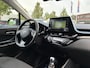 Toyota C-HR 1.8 HYBRID DYNAMIC PARK-SENSOREN NAVI APPLE/ANDROID 18" LM-VELGEN CLIMA AD-CRUISE CAMERA NL-AUTO