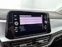 Volkswagen T-Roc 1.5 TSI Life | 150 PK | Automaat | Digital Cockpit | Airco | Parkeersensoren | All Season Banden | Navigatie by Shop |