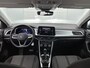 Volkswagen T-Roc 1.5 TSI Life | 150 PK | Automaat | Digital Cockpit | Airco | Parkeersensoren | All Season Banden | Navigatie by Shop |