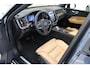 Volvo XC60 T6 350PK Plus Bright | Luchtvering | Gelam Glas | 360° | Trekhaak | Panoramadak | Blis